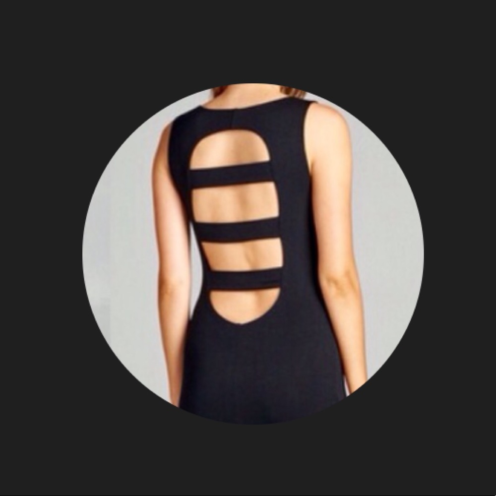 🔥 Strap Back BodyCon Dress in Black